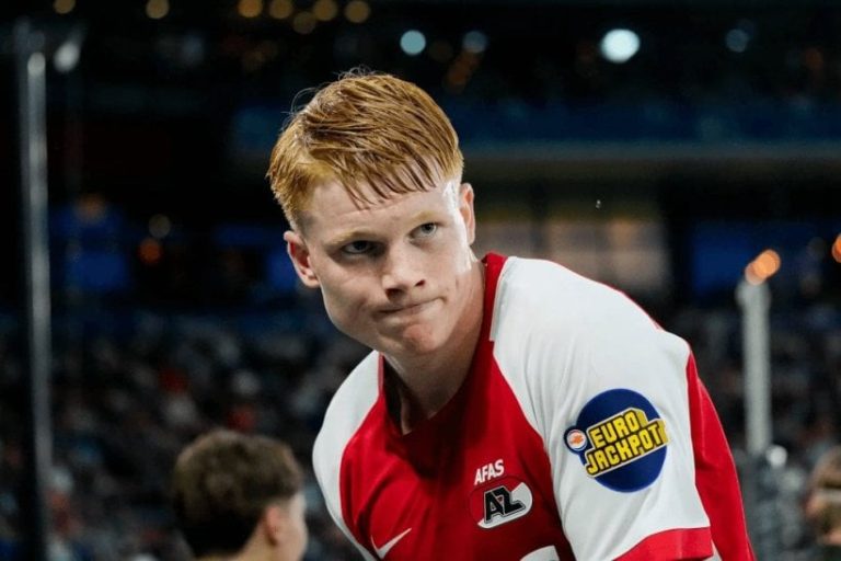 تجديد عقد سميت لا يبعده عن ريال مدريد وبرشلونة